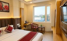 Hotel Aman Imperial Just A Minute Away From New Delhi Railway Station And Connaught Place